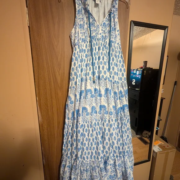 Blue Patterned Sleeveless Maxi Dress - Picture 3 of 9